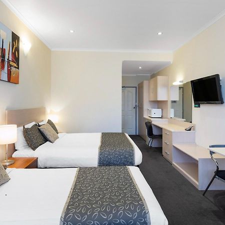 Adelaide Granada Motor Inn Екстериор снимка