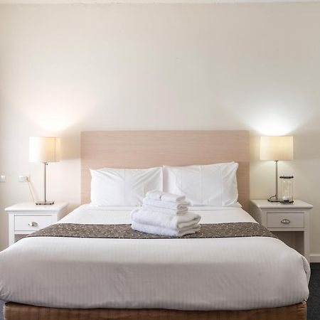 Adelaide Granada Motor Inn Екстериор снимка