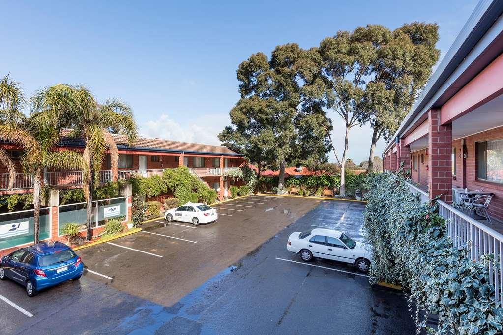 Adelaide Granada Motor Inn Екстериор снимка
