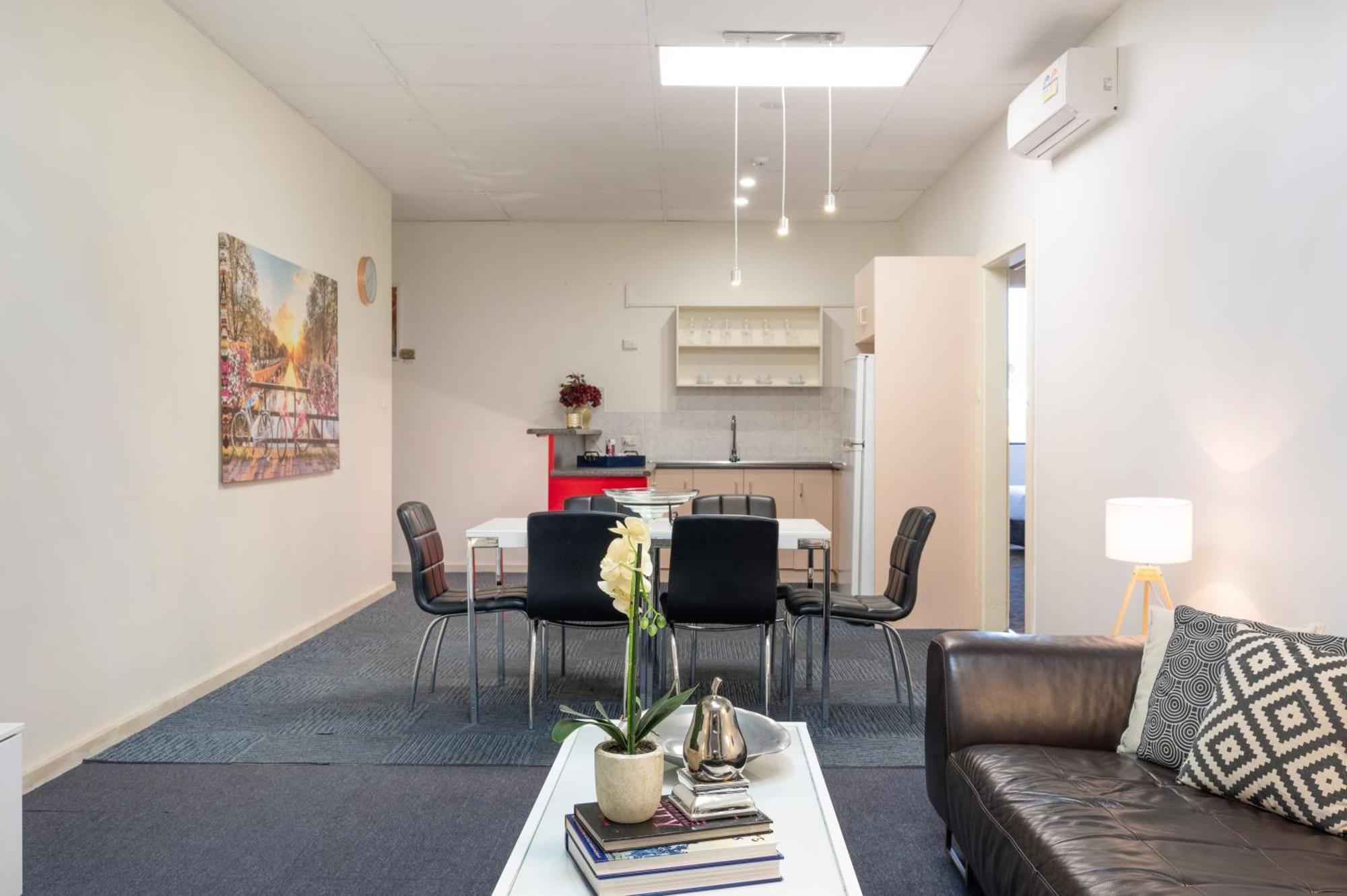 Adelaide Granada Motor Inn Екстериор снимка