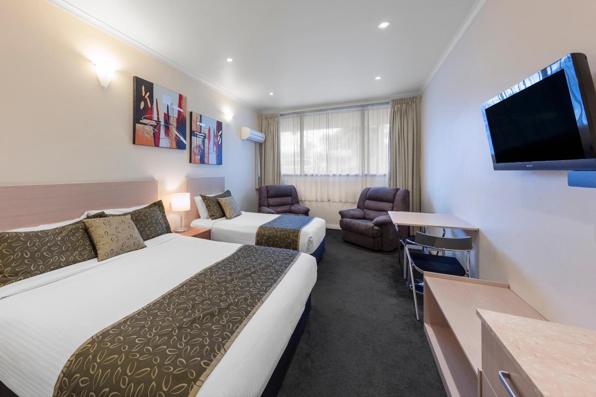 Adelaide Granada Motor Inn Екстериор снимка