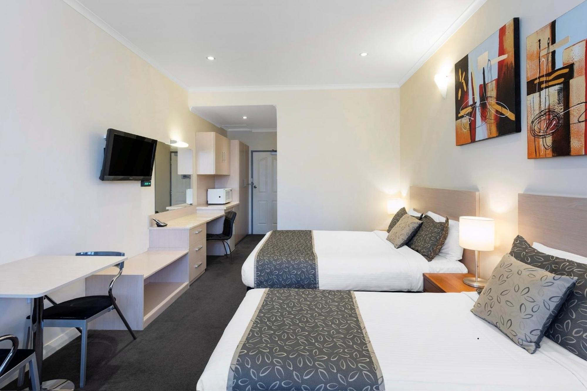 Adelaide Granada Motor Inn Екстериор снимка