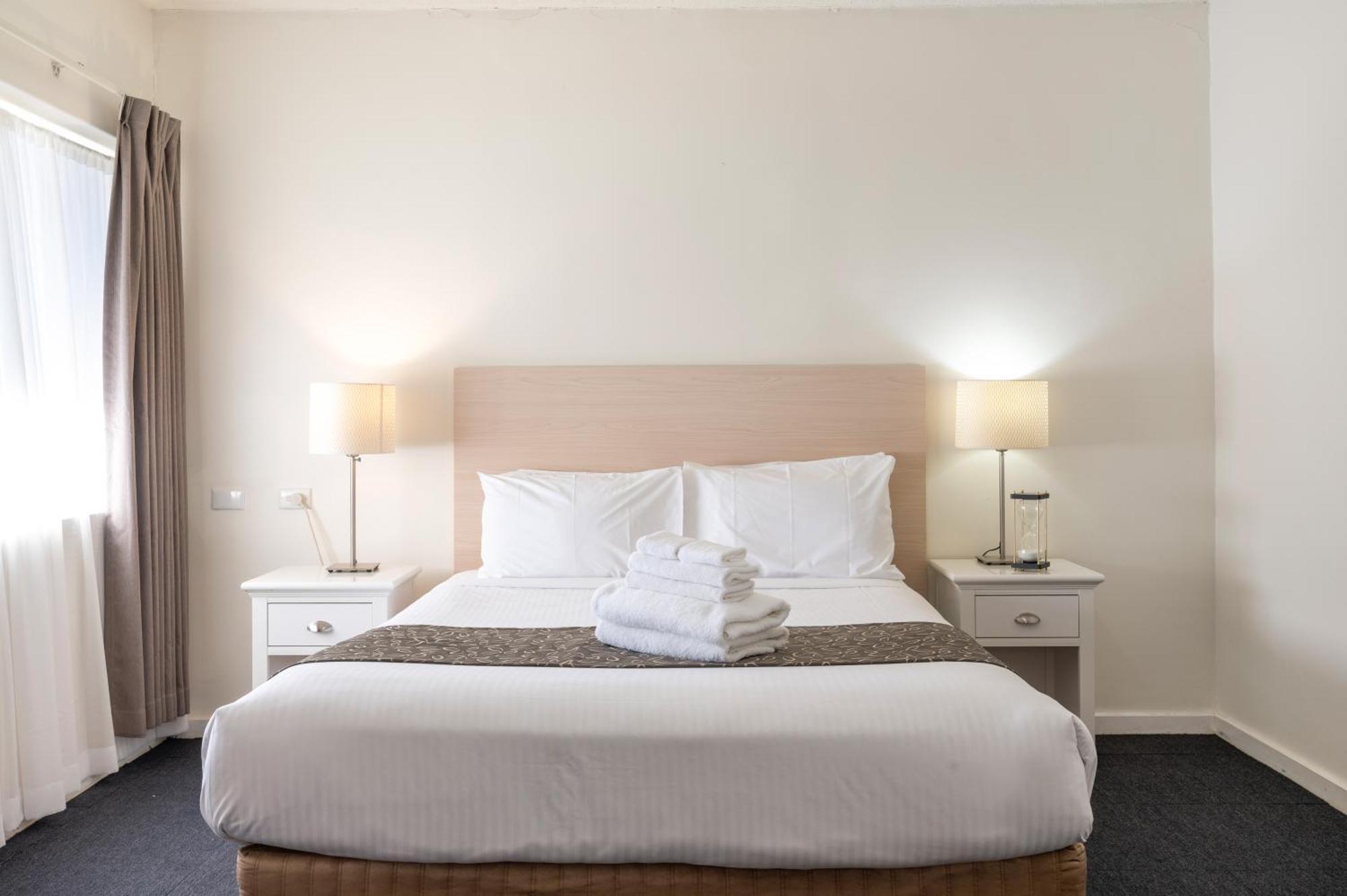 Adelaide Granada Motor Inn Екстериор снимка
