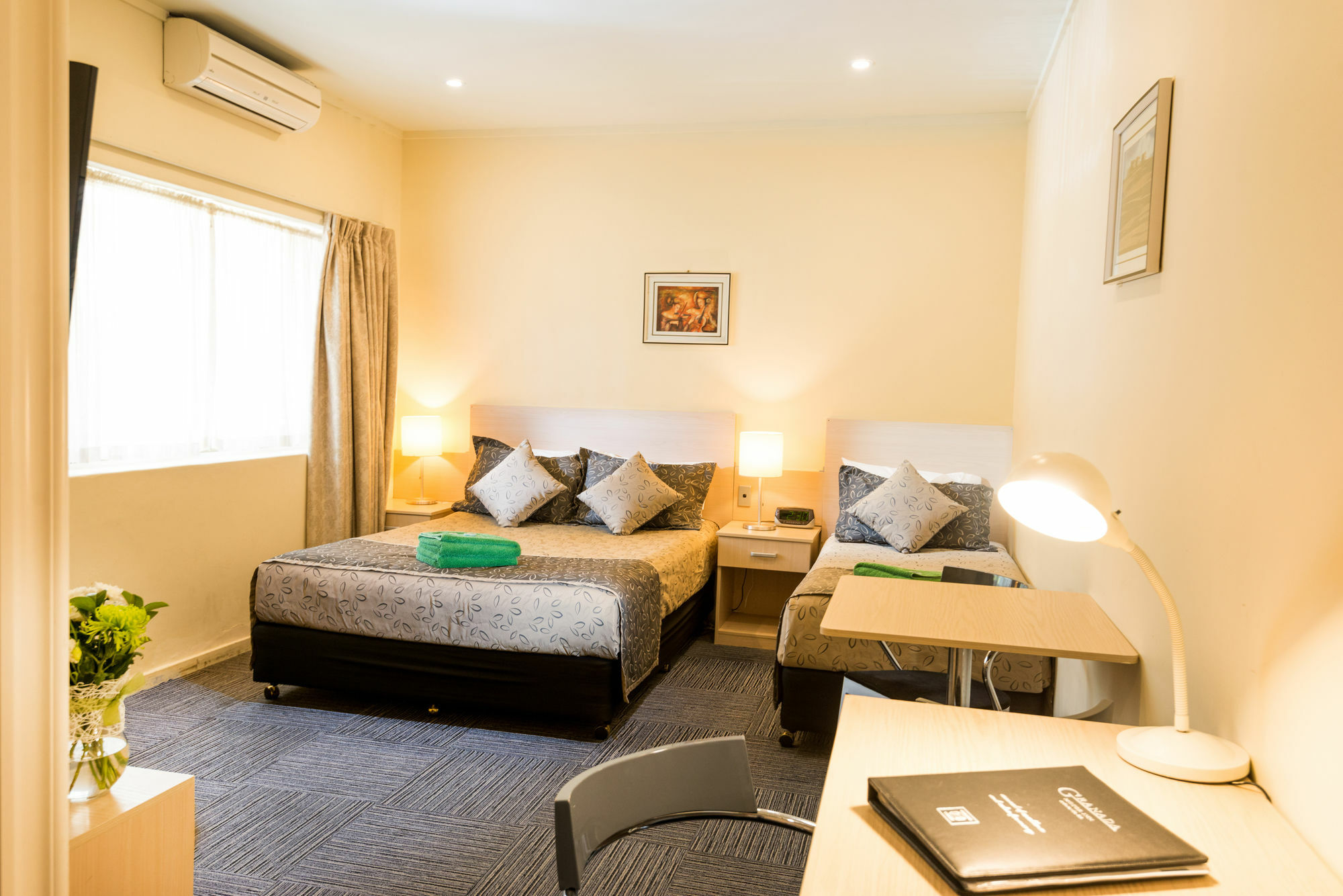 Adelaide Granada Motor Inn Екстериор снимка