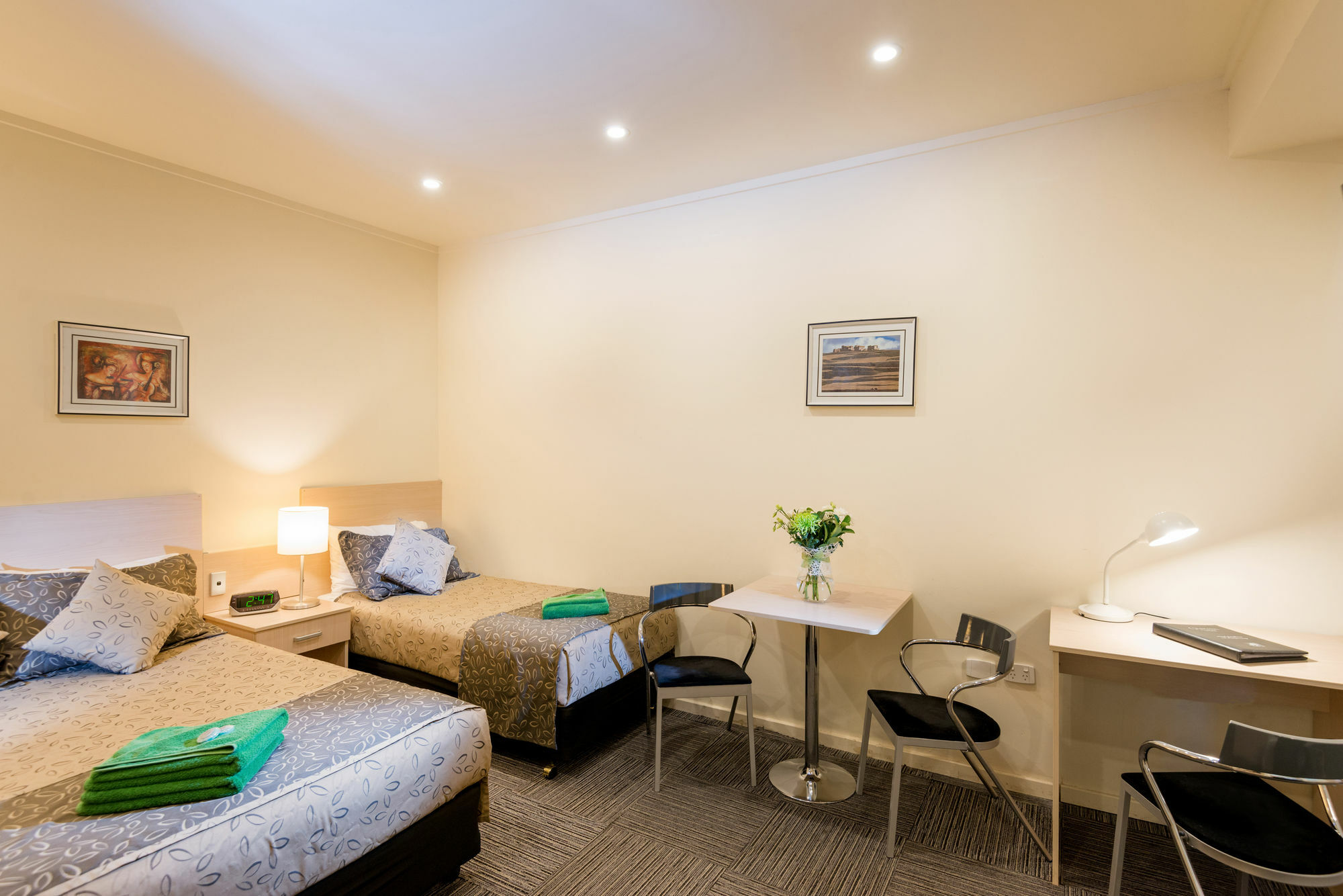 Adelaide Granada Motor Inn Екстериор снимка