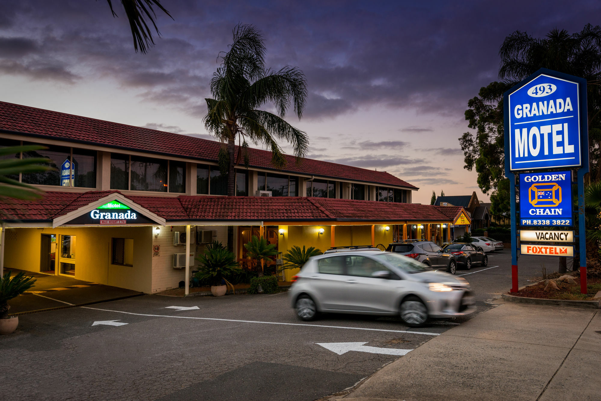Adelaide Granada Motor Inn Екстериор снимка