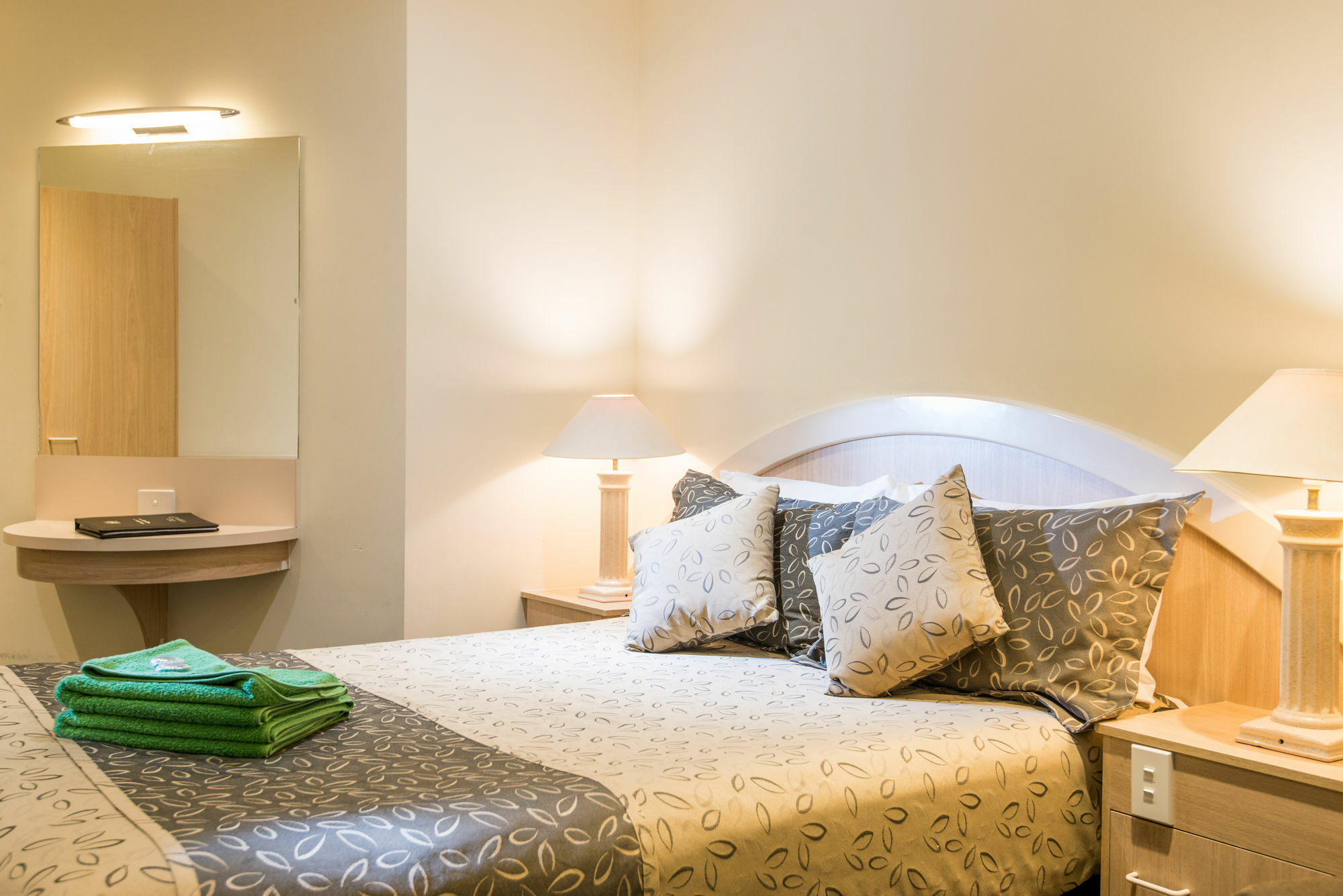 Adelaide Granada Motor Inn Екстериор снимка