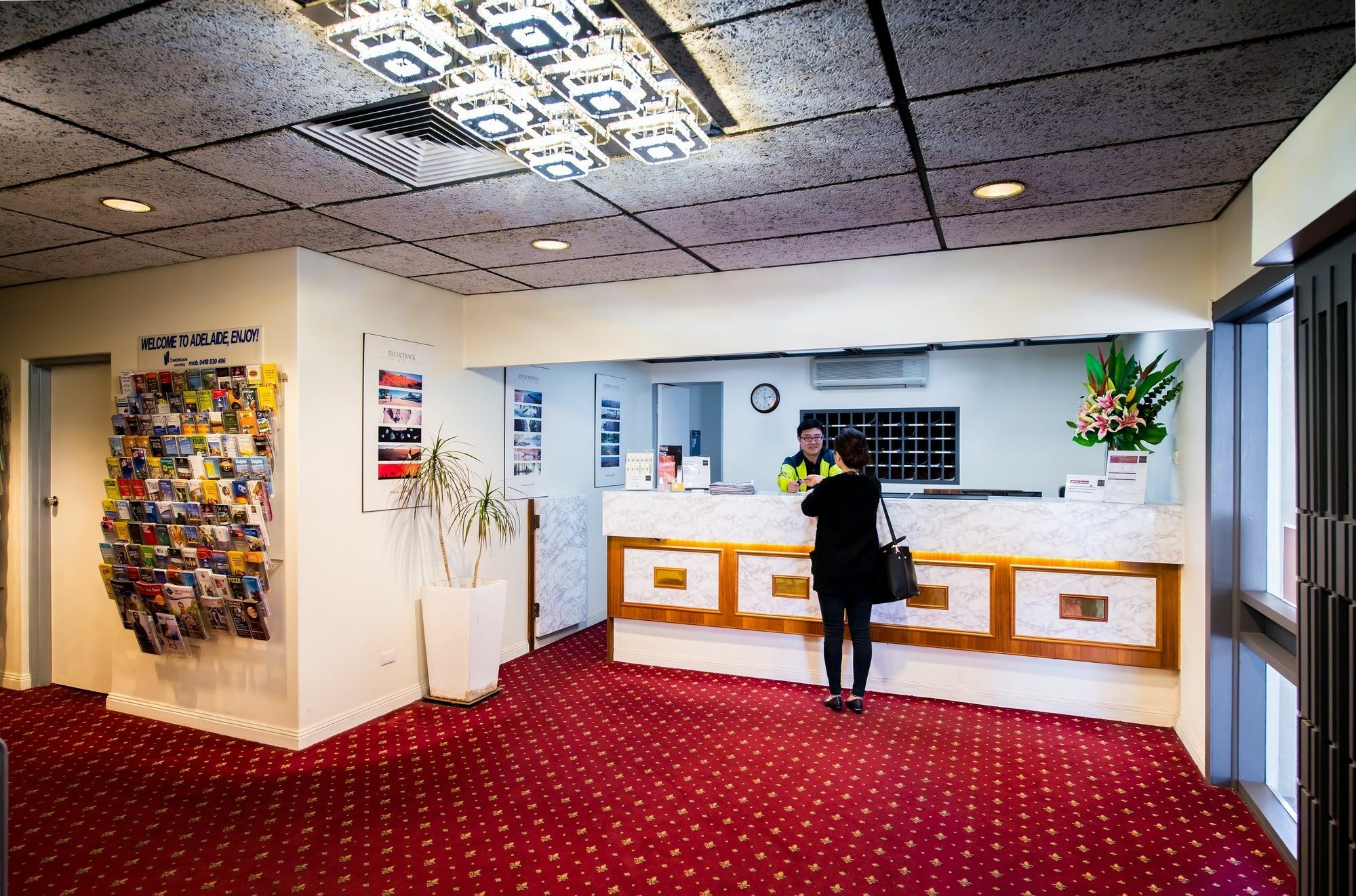 Adelaide Granada Motor Inn Екстериор снимка